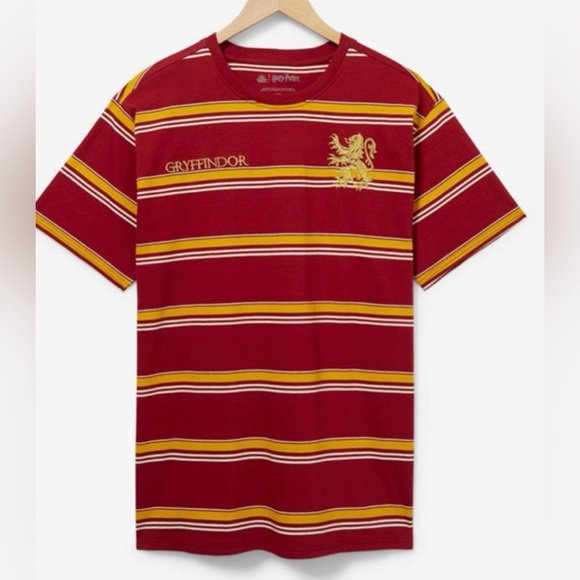 NWT Box Lunch Warner Bros. Harry Potter Gryffindor Red Striped T-Shirt size 4X - Picture 1 of 5